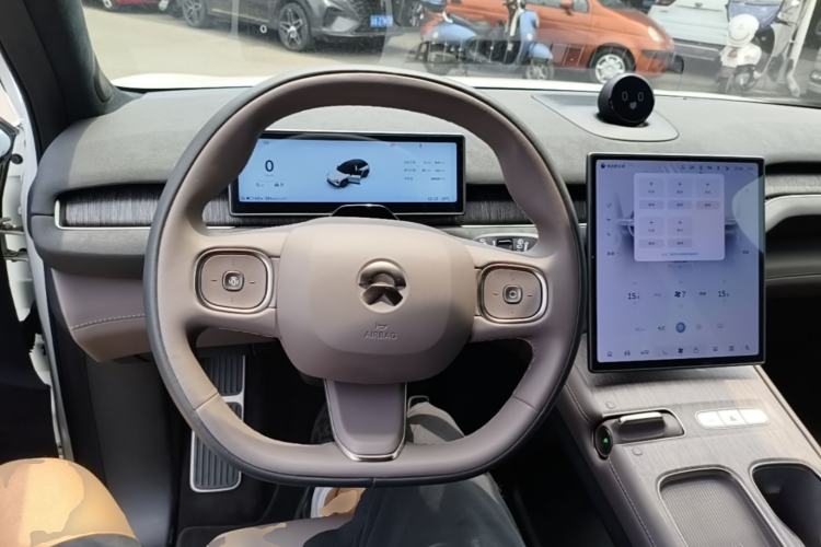 Used Nio ES7 2022 75 kWh Steering Wheel