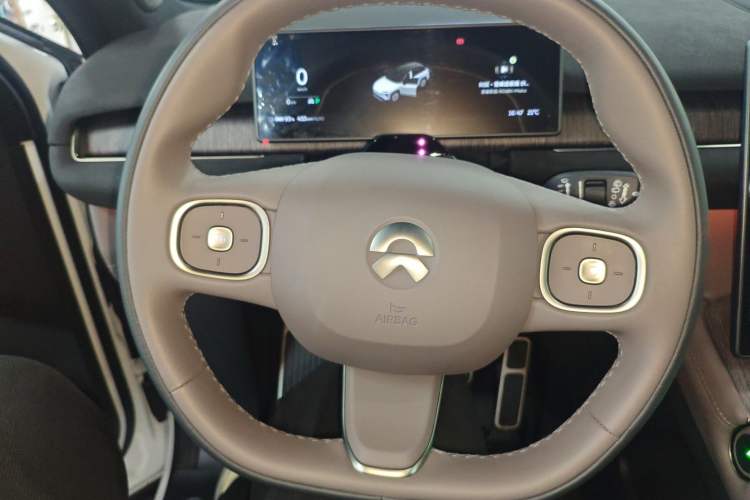 Used Nio ES7 2022 75 kWh Steering Wheel