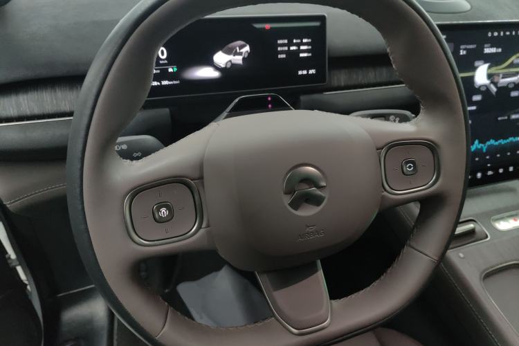 Used Nio ES7 2022 75 kWh Steering Wheel
