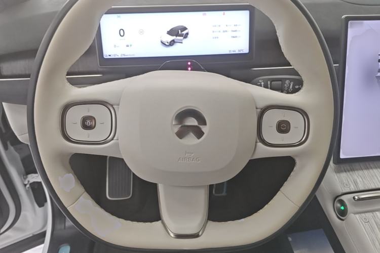 Used Nio ES7 2022 75 kWh Steering Wheel