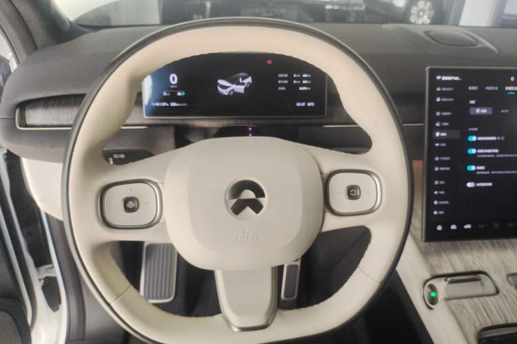 Used Nio ES7 2022 75 kWh Steering Wheel