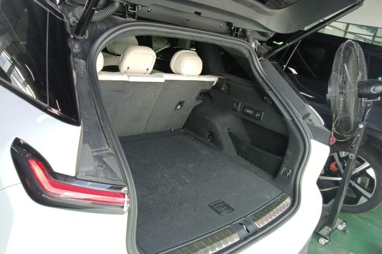 Used Nio ES7 2022 75 kWh Trunk