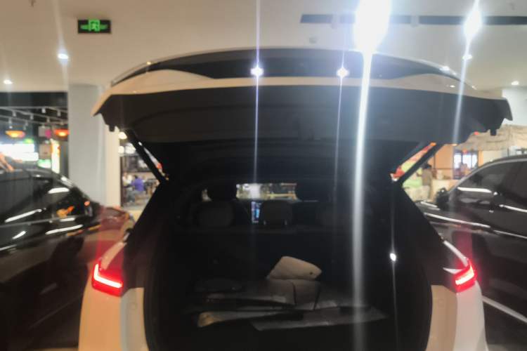 Used Nio ES7 2022 75 kWh Trunk
