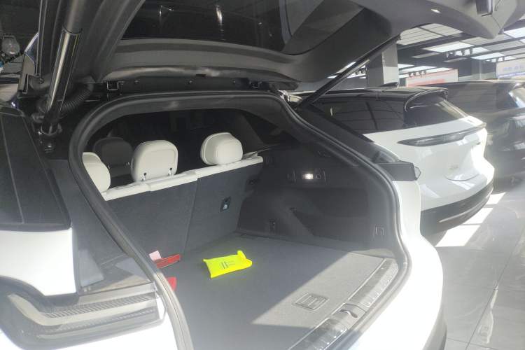 Used Nio ES7 2022 75 kWh Trunk