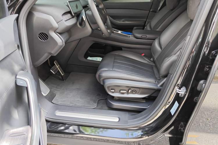 Used Nio ES7 2024 100kWh Signature Edition Driver Seat