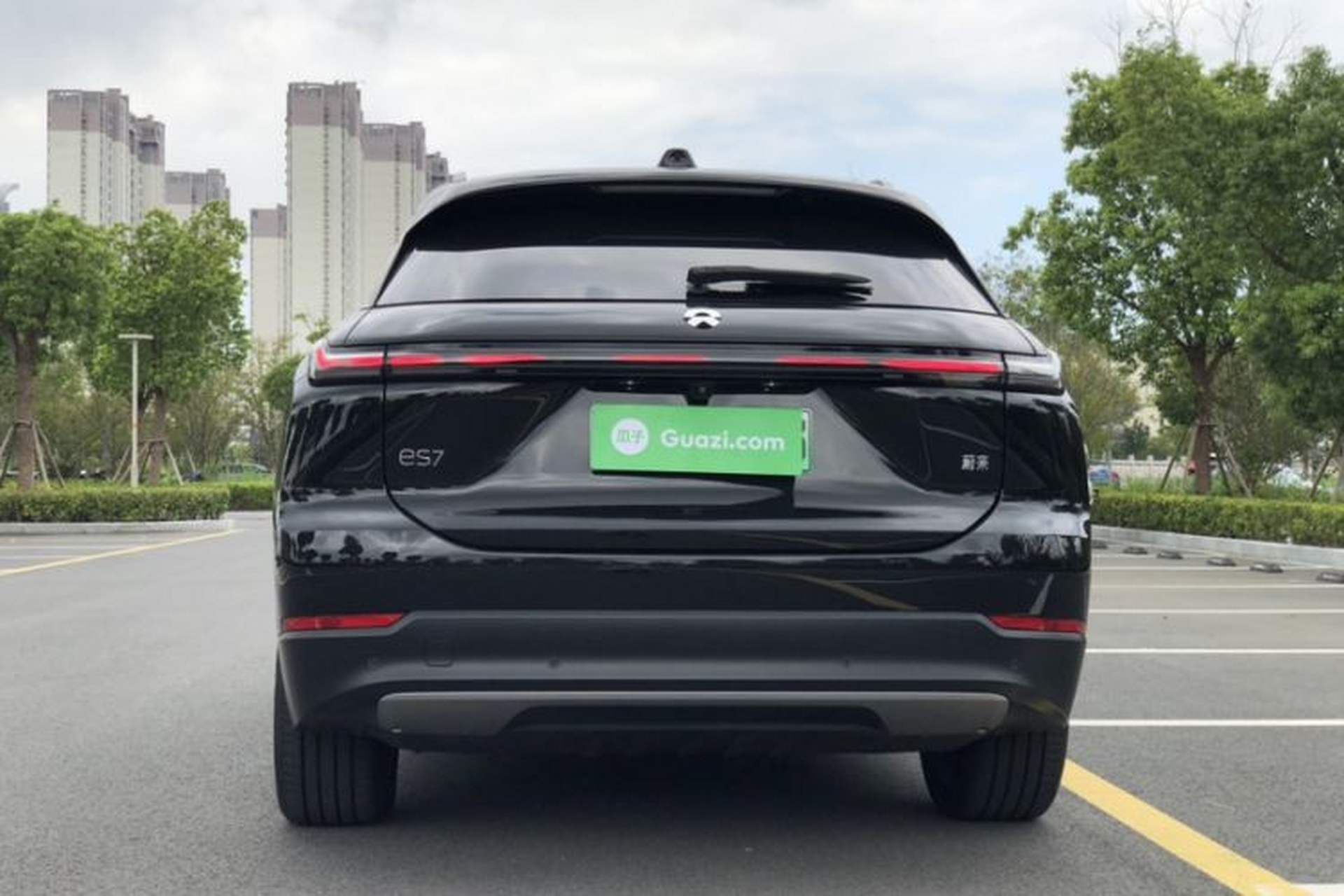 Used Nio ES7 2024 75 kWh Exterior 2