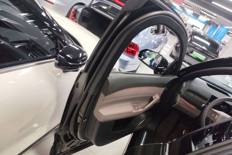 Used Nio ES7 2024 100kWh Signature Edition Interior 7