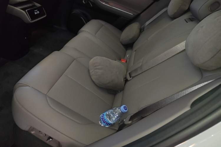 Used Nio ES7 2024 75 kWh Left Rear Seat