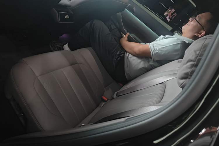 Used Nio ES7 2024 100kWh Left Rear Seat