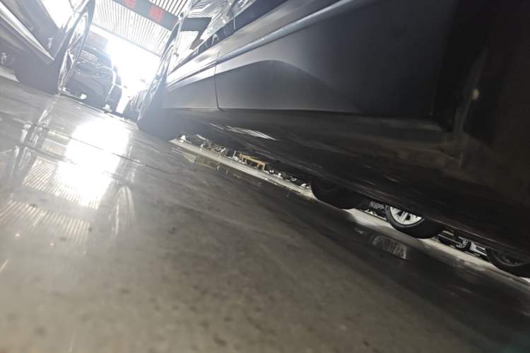 Used Nio ES7 2024 100kWh Left Side Sill