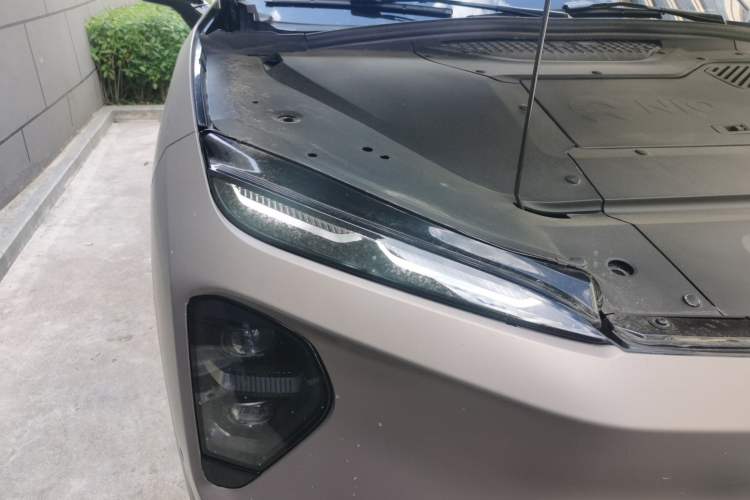 Used Nio ES7 2024 100kWh Signature Edition Right Front Headlight