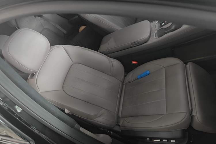 Used Nio ES7 2024 100kWh Right Front Seat