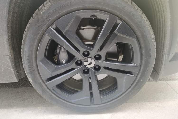 Used Nio ES7 2024 100kWh Signature Edition Right Front Wheel Hub