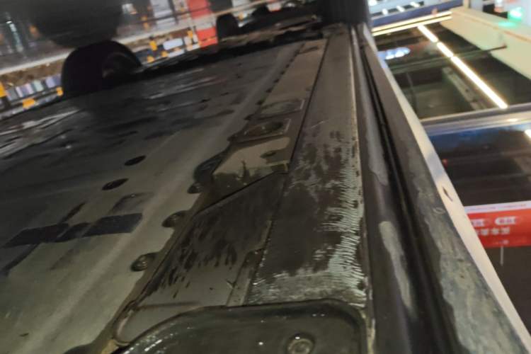 Used Nio ES7 2024 75 kWh Right Side Sill