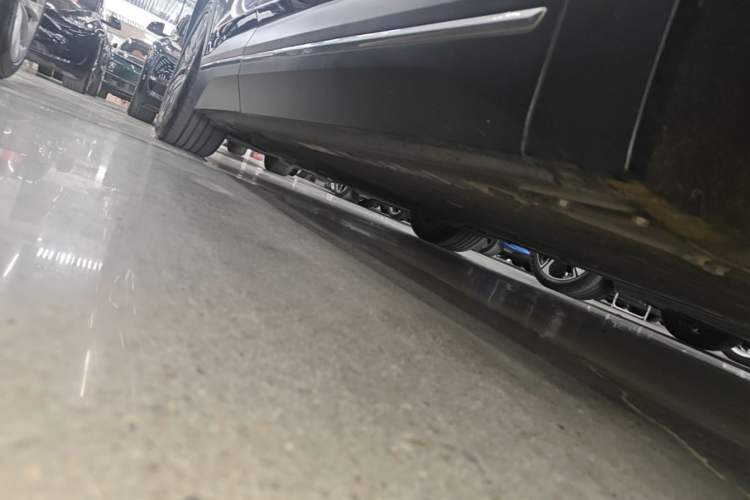 Used Nio ES7 2024 100kWh Right Side Sill
