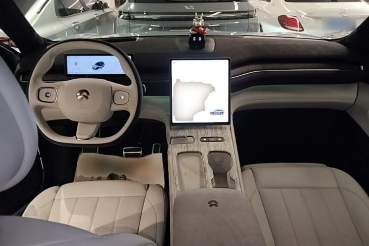 Used Nio ES7 2024 100kWh Center Console
