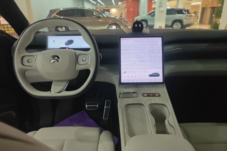 Used Nio ES7 2024 75 kWh Center Console