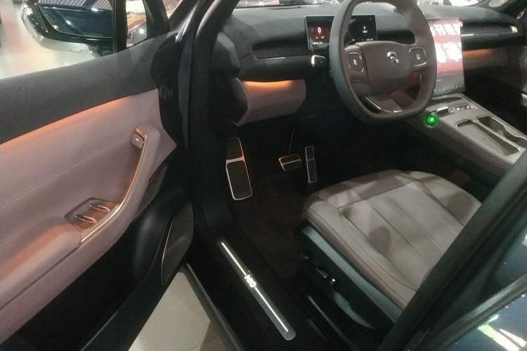 Used Nio ES7 2024 75 kWh Driver Seat