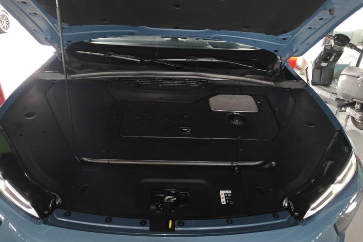 Used Nio ES7 2024 75 kWh Engine Bay