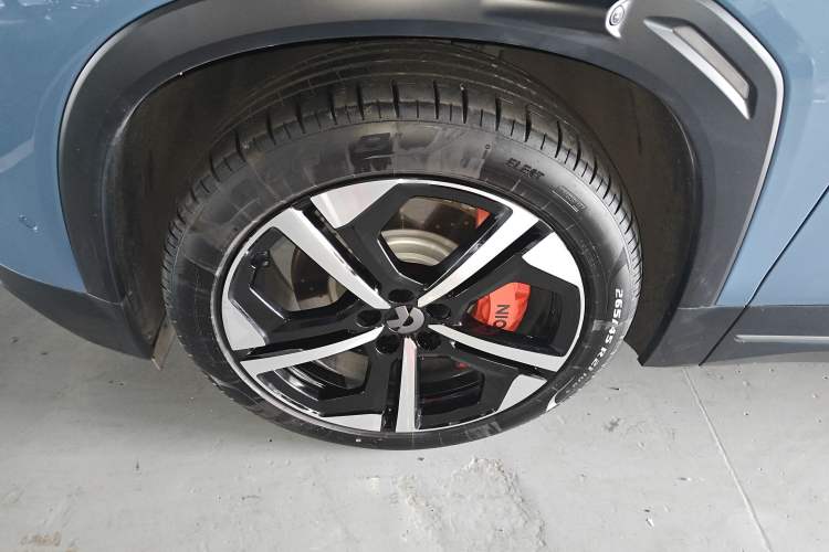 Used Nio ES7 2024 75 kWh Exterior 2