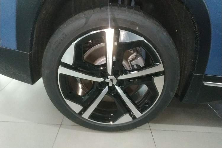 Used Nio ES7 2024 75 kWh Exterior 4