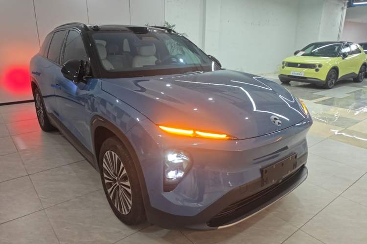 Used Nio ES7 2024 75 kWh Front Right 45 Deg