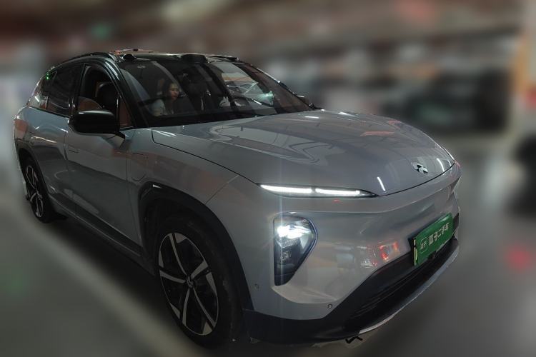 Used Nio ES7 2024 100kWh Signature Edition Front Right 45 Deg