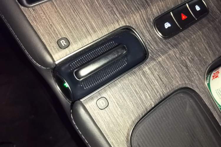 Used Nio ES7 2024 100kWh Signature Edition Gear Lever