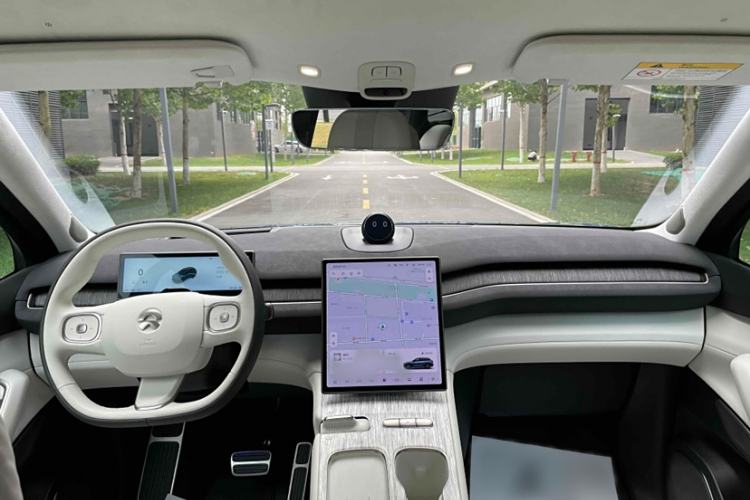 Used Nio ES7 2024 75 kWh Interior 1