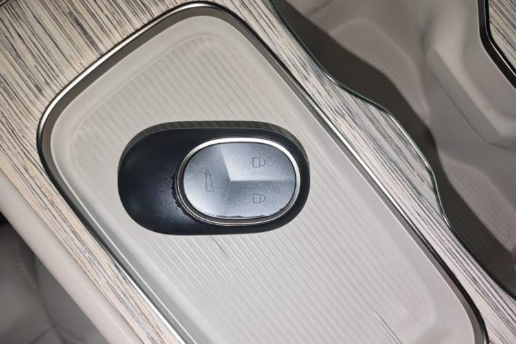 Used Nio ES7 2024 75 kWh Interior 1