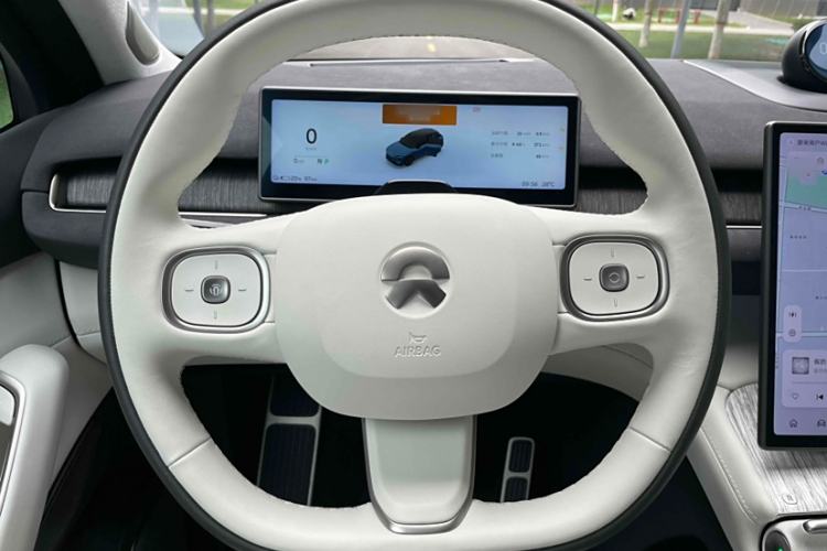 Used Nio ES7 2024 75 kWh Interior 2