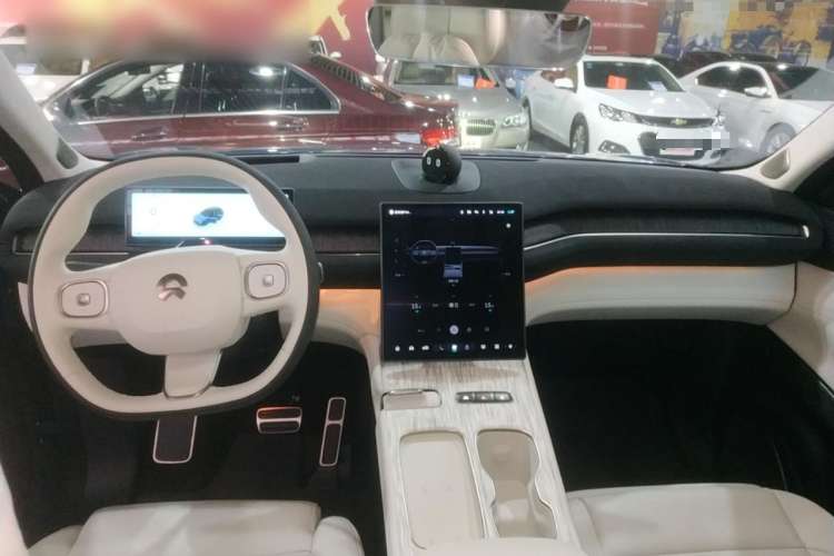 Used Nio ES7 2024 75 kWh Interior 2