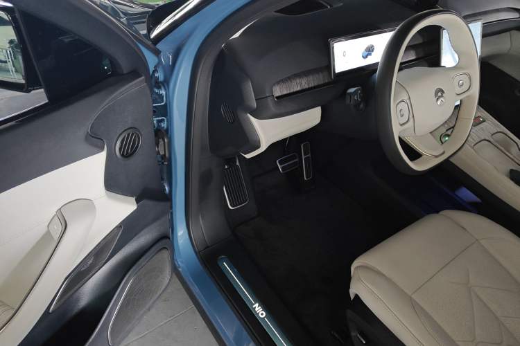 Used Nio ES7 2024 75 kWh Interior 3