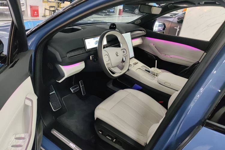 Used Nio ES7 2024 75 kWh Interior 3