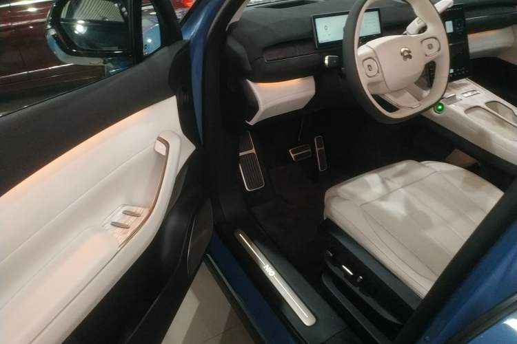 Used Nio ES7 2024 75 kWh Interior 3