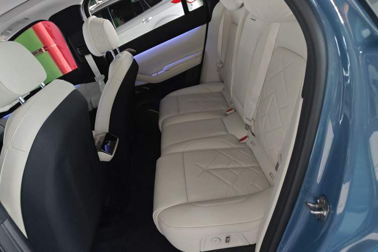 Used Nio ES7 2024 75 kWh Interior 4