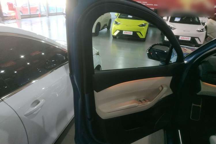 Used Nio ES7 2024 75 kWh Interior 4