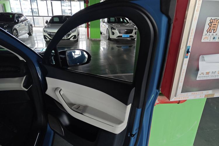Used Nio ES7 2024 75 kWh Interior 5