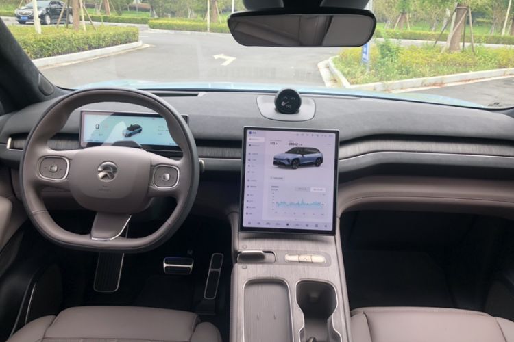 Used Nio ES7 2024 75 kWh Interior 5
