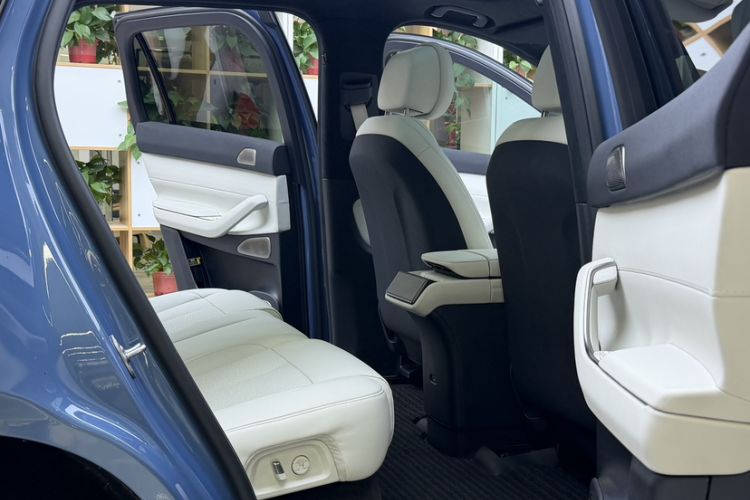 Used Nio ES7 2024 75 kWh Interior 6