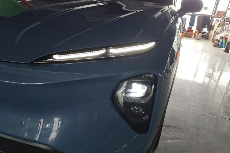 Used Nio ES7 2024 75 kWh Left Front Headlight
