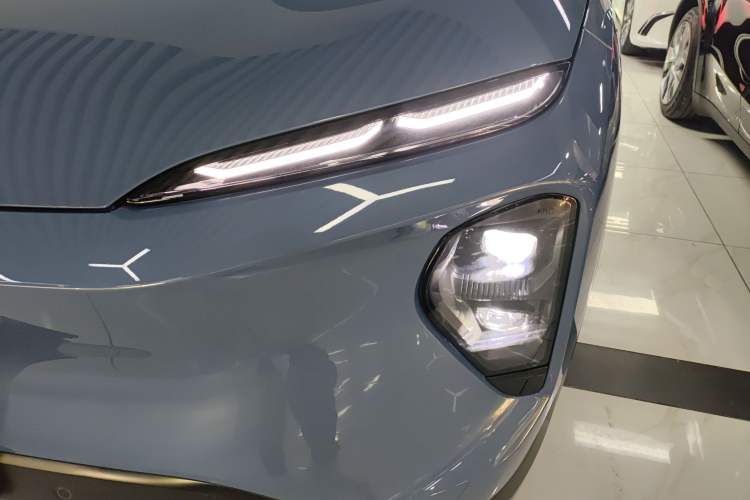 Used Nio ES7 2024 75 kWh Left Front Headlight