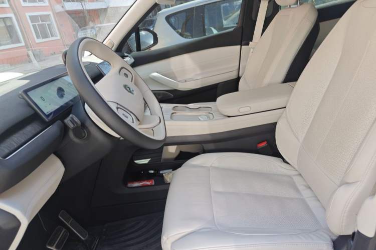 Used Nio ES7 2024 75 kWh Left Front Seat