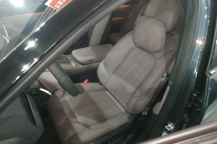 Used Nio ES7 2024 75 kWh Left Front Seat
