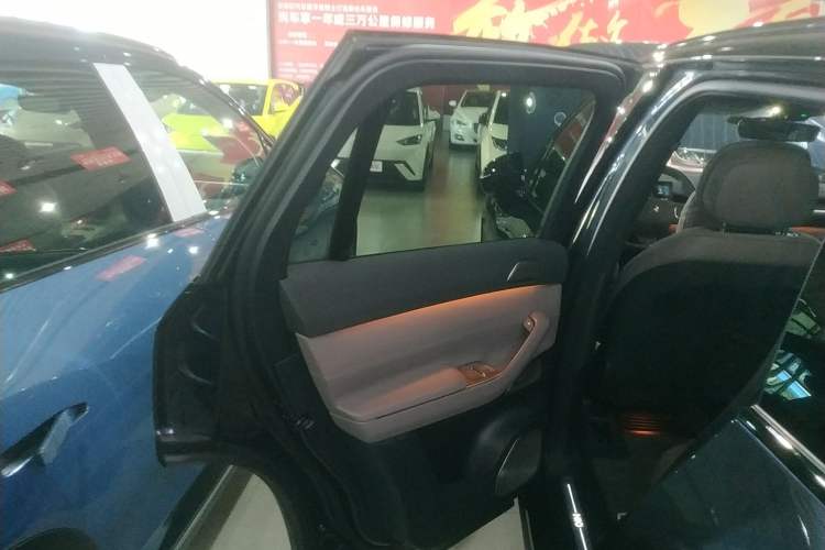 Used Nio ES7 2024 75 kWh Left Rear Door Interior
