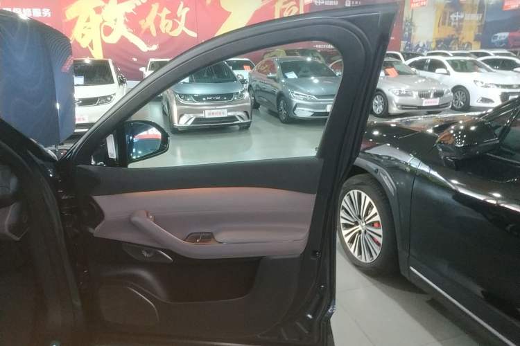 Used Nio ES7 2024 75 kWh Right Front Door Interior