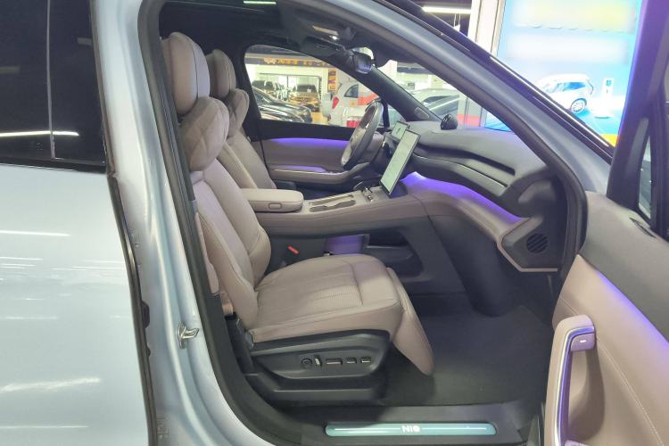 Used Nio ES7 2024 75 kWh Right Front Seat