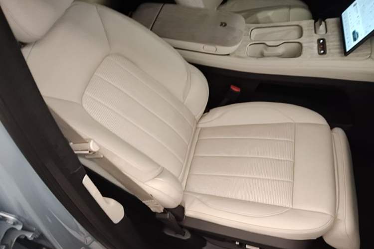 Used Nio ES7 2024 100kWh Right Front Seat