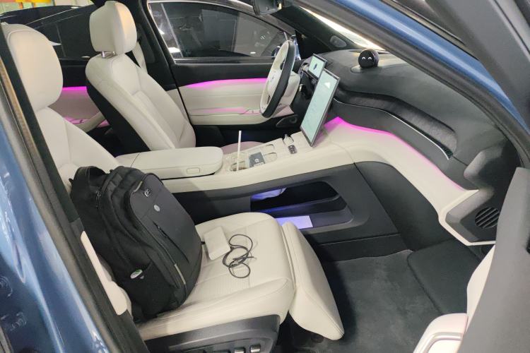 Used Nio ES7 2024 75 kWh Right Front Seat