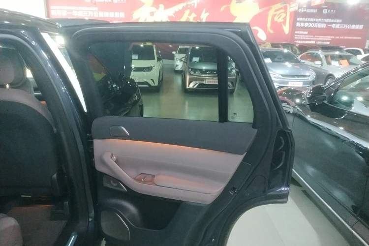 Used Nio ES7 2024 75 kWh Right Rear Door Interior